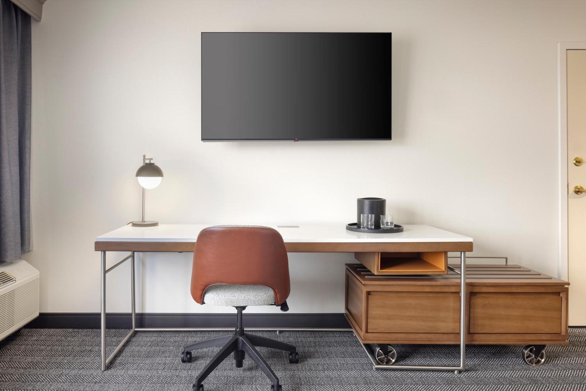 Отель Courtyard By Marriott Springfield Airport Экстерьер фото